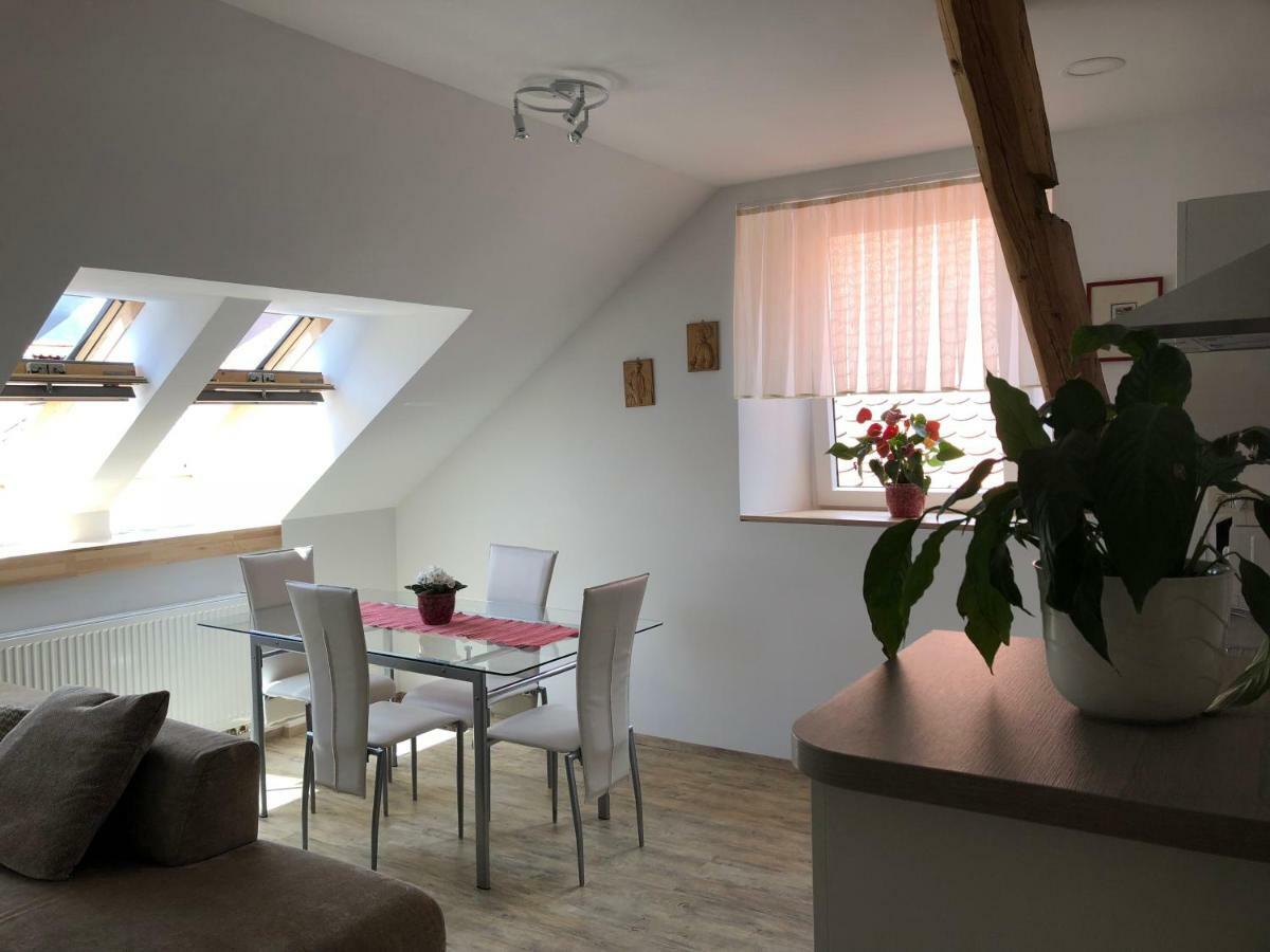 Apartma Linhartov Trg Radovljica Exterior foto